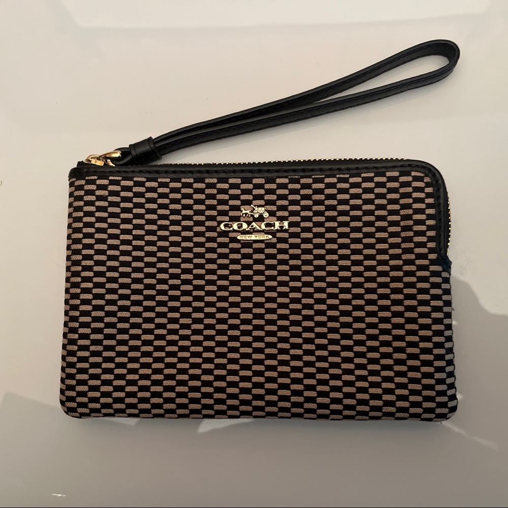 COACH Legacy Jacquard F13311 Wristlet Milk/Black
